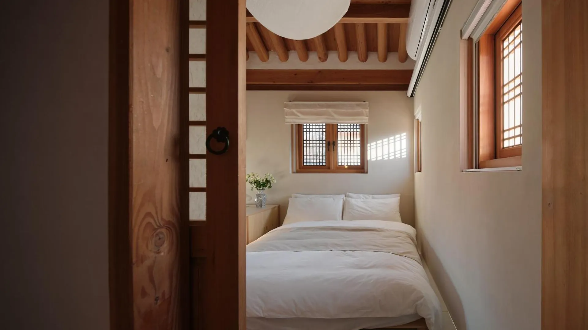 The Korean Traditional Hanok In Downtown Seoul For Convenient Public Transportation - Seoul Ari 0*,  كوريا الجنوبية